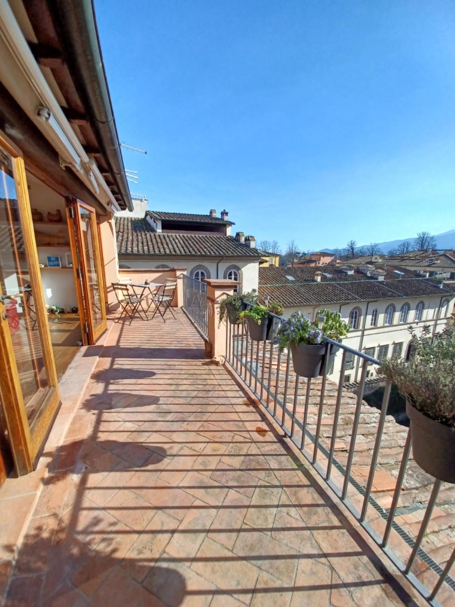 לוקה Terrazza Coccode' Spazioso Con Vista Mozzafiato! מראה חיצוני תמונה