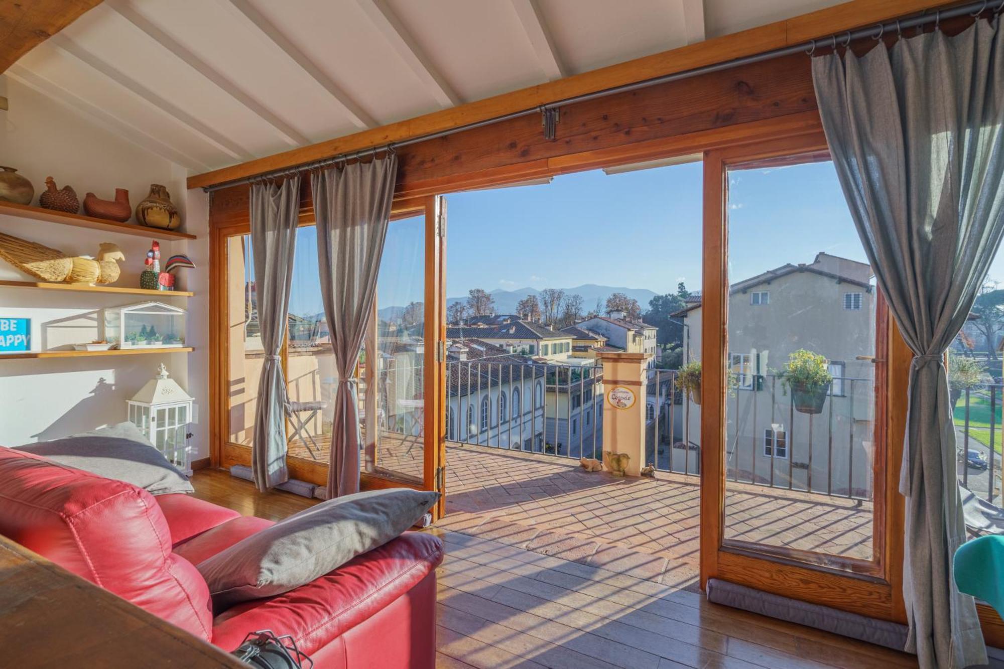 לוקה Terrazza Coccode' Spazioso Con Vista Mozzafiato! מראה חיצוני תמונה