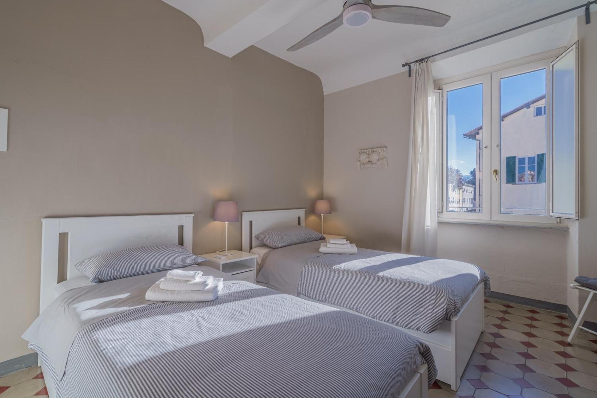 לוקה Terrazza Coccode' Spazioso Con Vista Mozzafiato! מראה חיצוני תמונה